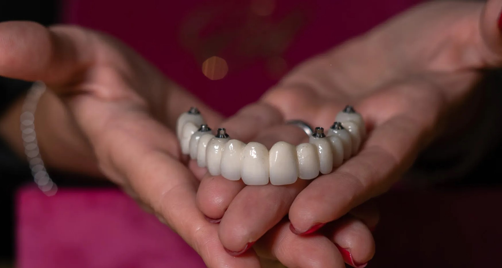 La protesi Circolare d'Autore®: 14 denti in ceramica senza finta gengiva